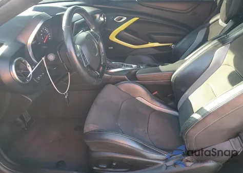 2021 Chevrolet Camaro Lz z USA, uszkodzony, nr VIN 1G1FF1R7XM0102340